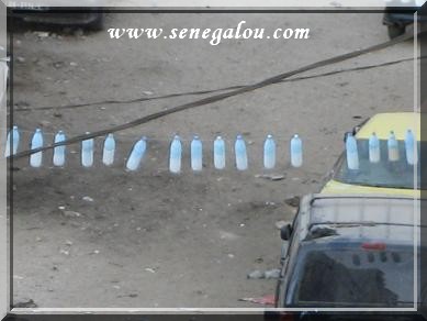 decor-insolite-ruelle-dakar.JPG